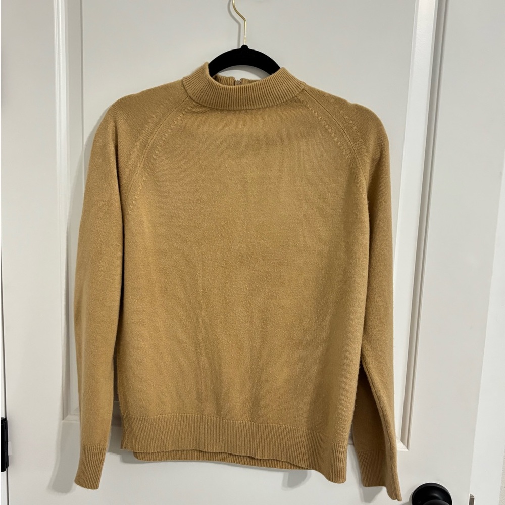 Carolyn Taylor WOMENS Camel Turtleneck Sweater